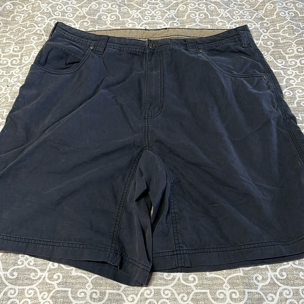 mens cabela sz 38 shorts